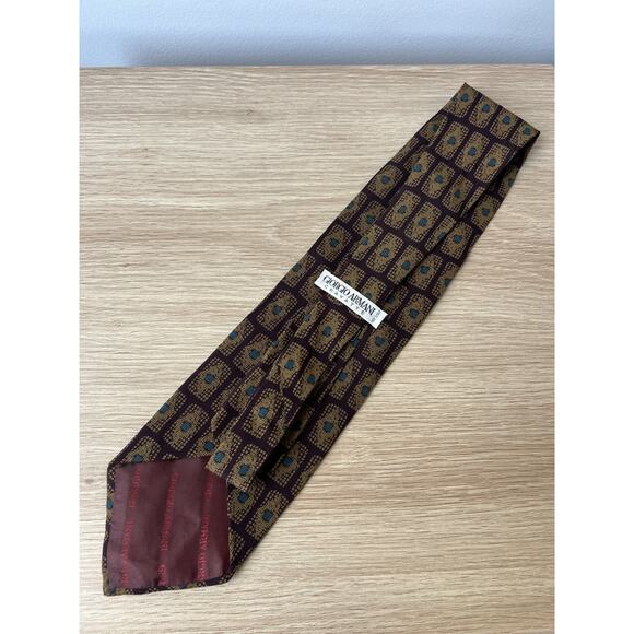 Giorgio Armani Cravatte Brown Geometric Design 100% Silk Designer Tie - Picture 4 of 6